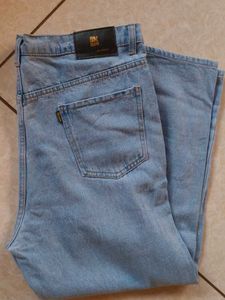 Light Wash Straight Leg Jeans