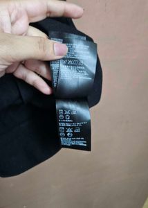 H &amp; M Black Zipper Crop Top