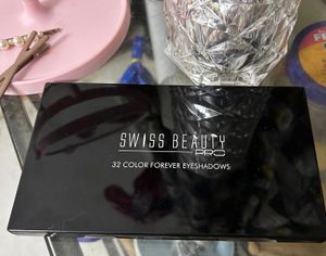 Swiss Beauty 32 Color Forever Eyeshadows Palette