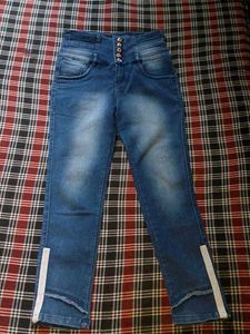 High-Waisted Jeans