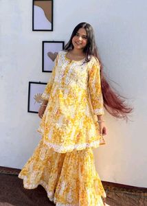 Kurti Plazo