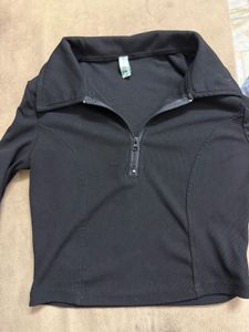 Black Long Sleeve Crop Top