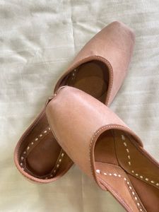 Raw Nude Juttis