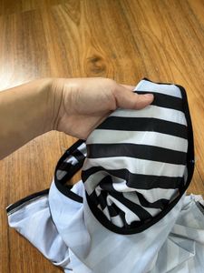 Stripes Padded Gym Top 🤌🏻