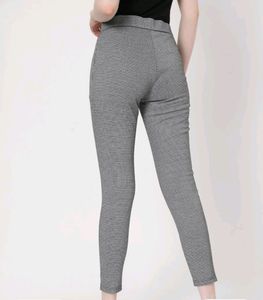 price dropped!! Women black &amp; White checked trouse
