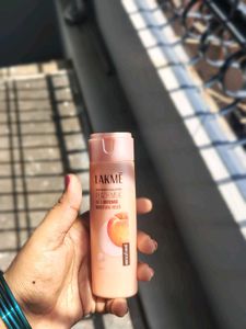 Lakme Peach Milk Moisturizer