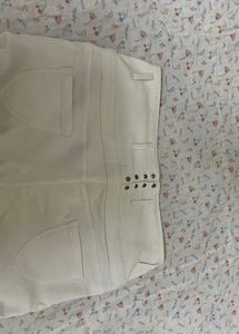 White High-Waisted Jeans