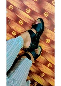 Women&#39;s Black Sandals