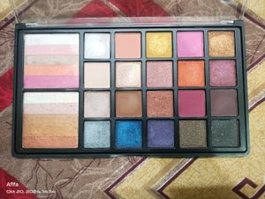 Unused Eyeshadow Palette