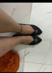 Black Pointed Toe Flats ✨