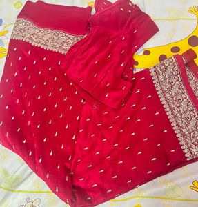 (Dark Rani Red: रेशम-सिल् साड़ी