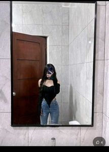 Black sweet Heart Detail Top
