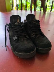 Air Jordan 4 Retro “Black Cat”