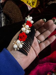 Floral &amp; Pearl Hair Comb