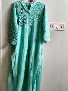 Straight Kurti With Handwork. L Size