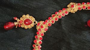 Necklace Set Sale By Rs 100 Like A New
