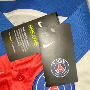 Paris Saint-Germain T-Shirt (SIZE S&amp;M)