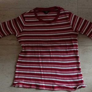 An half slevee top for summer