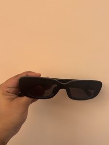 Black Retro Sunglasses