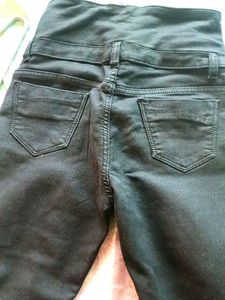 Black High-Waisted Jeans