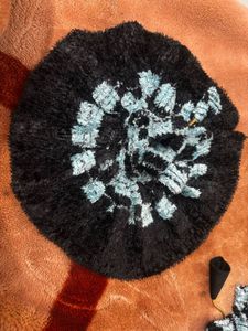 laddu Gopal wollen dress size 4,5 only 1 dres