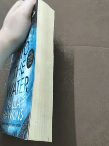 Paula Hawkins - Into The Water