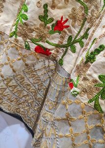 Pakistani Embroidery Kurti With Lays Daman.