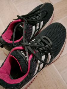 Sports Shoes