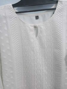 XXL White Embroidered Kurti NEW