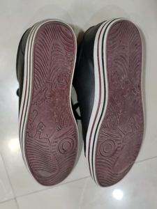 Red tape Sneakers