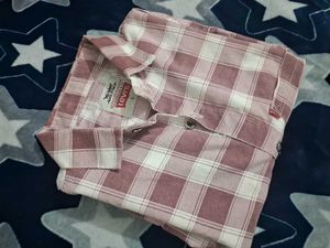 Levi&#39;s Plaid Shirt