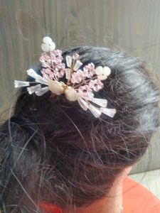 Pearl Beaded with flower design Fancy Hair Comb