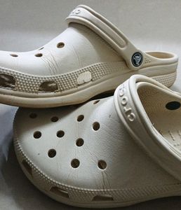 Crocs - Unisex Beige Sandals