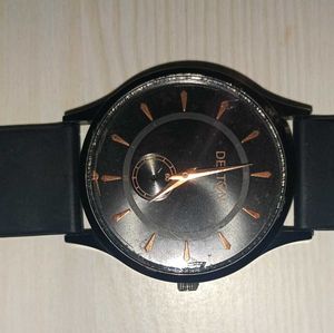 Stylish Black Wristwatch