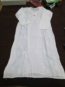 Elegant White Chikankari Kurta