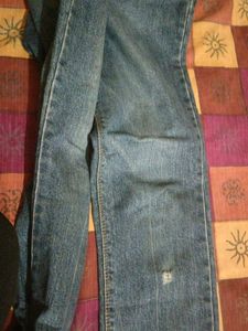 high waist jeans with tshirt