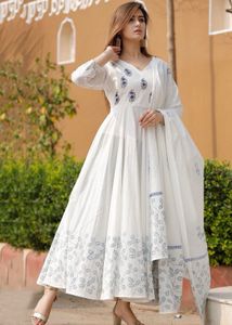 Elegant White Floral Anarkali Kurta