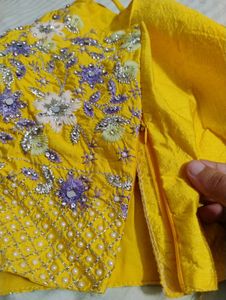 💛✨READY TO WEAR SAREE WITH SHRUG ✨💛