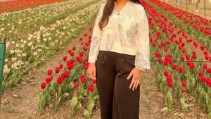 Coral Print Top &amp; Black Pants Set