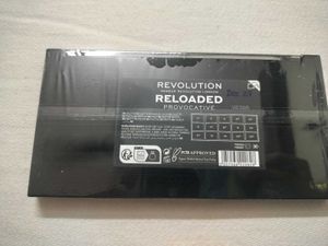 REVOLUTION Eyeshadow Palette