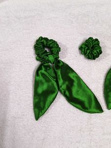 Green Scrunchie Set