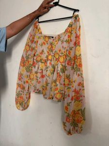 Floral Print crop Top with balloon sleeve