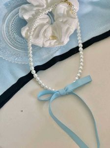 Bow Pearl Choker