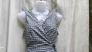 1749. Chic Print Wrap Dress
