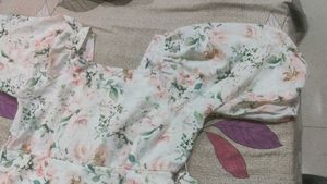 Floral Print Puff Sleeve Top