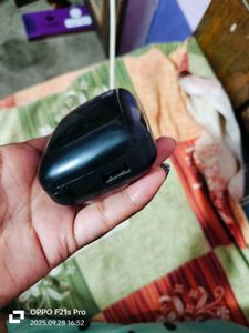 earbuds