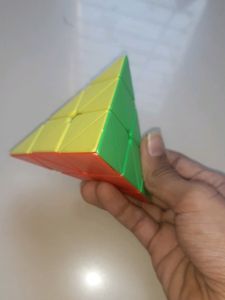 Cubelelo Pyramid Cube Magnetic Super Smooth