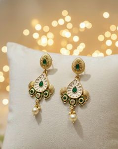 Elegant Gold &amp; Green Jewelry Set