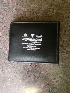 Classic Bi-Fold Men Wallet