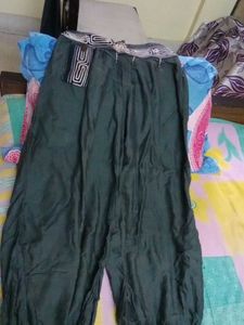 Girls Plaid Capri Pants